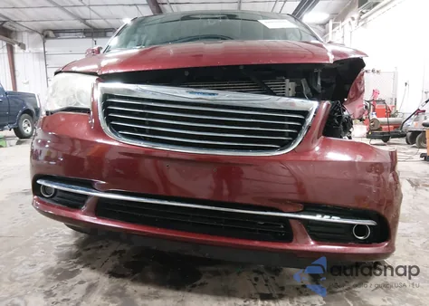 2013 Chrysler Town & Country Touring from USA, damaged, VIN 2C4RC1BG4DR778411